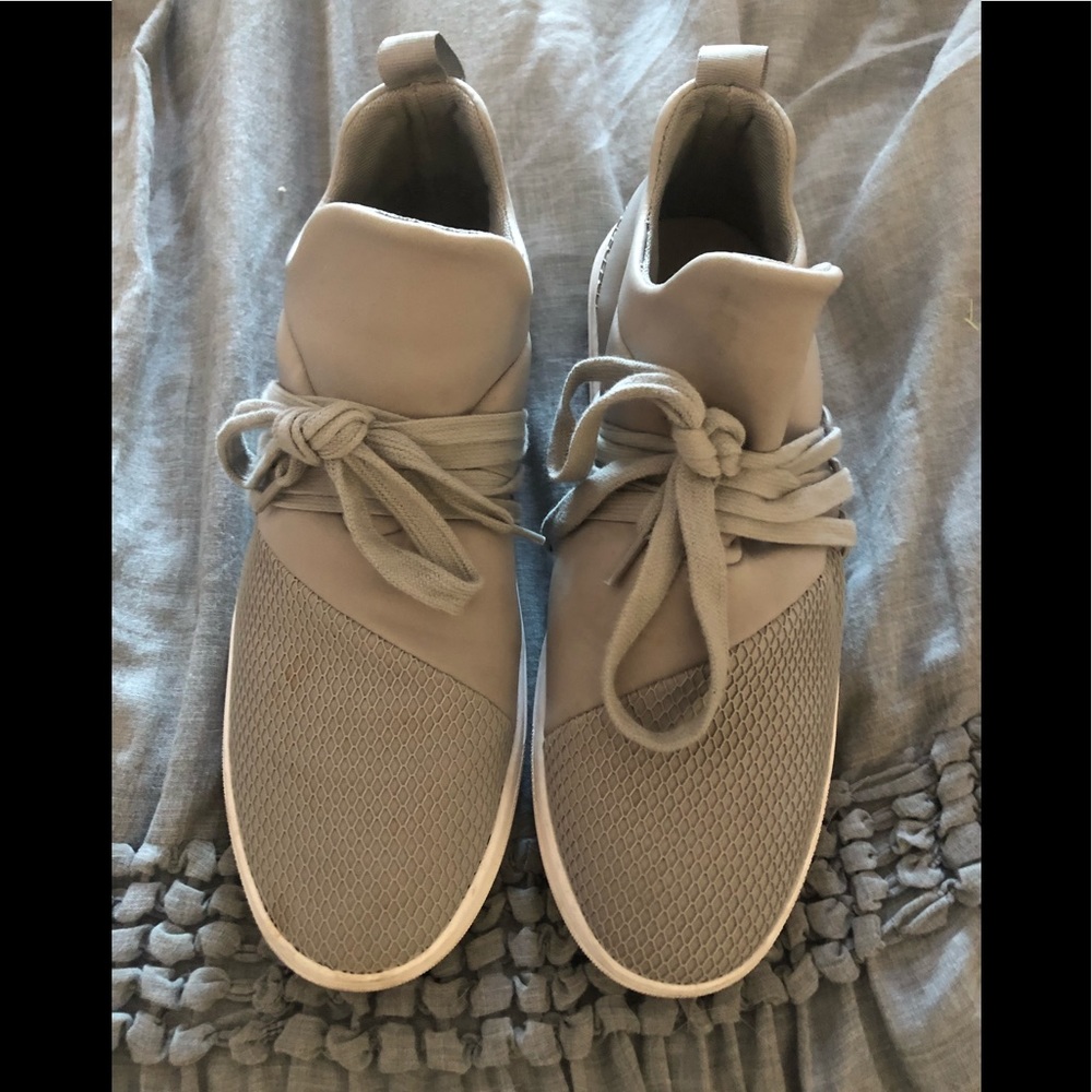 Steve Madden Lancer sneakers